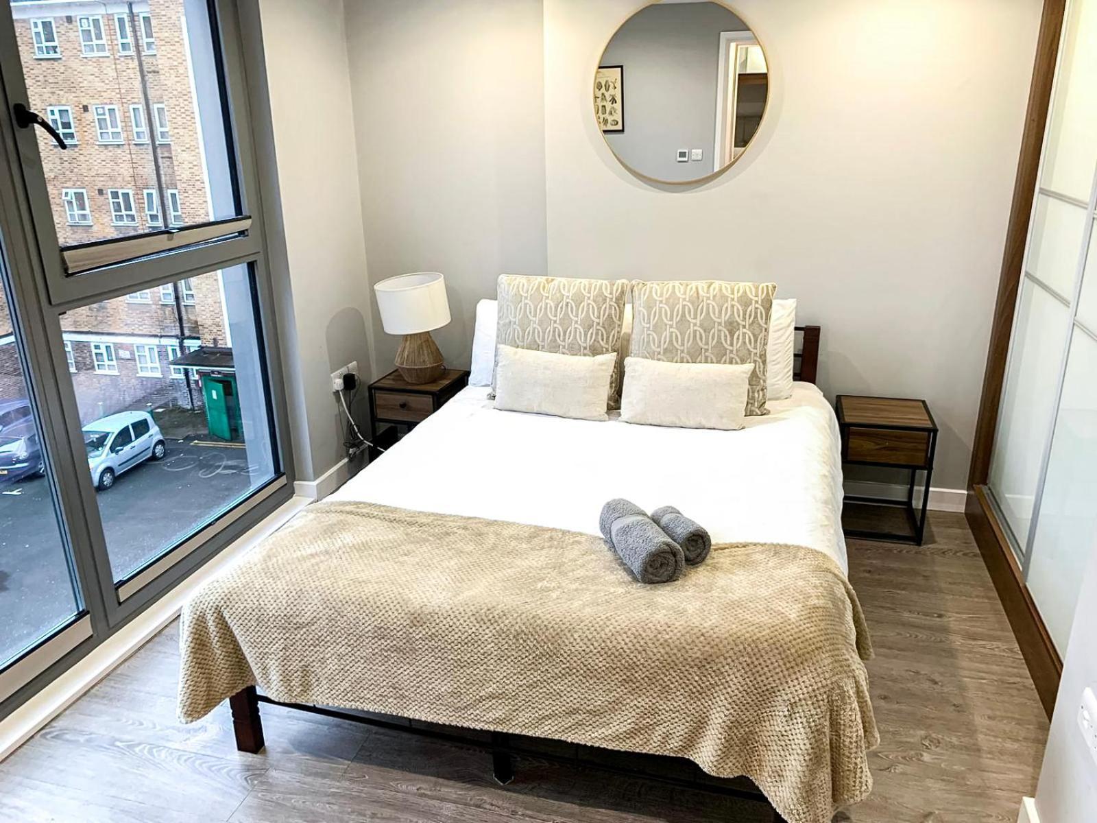 Contemporary With Private Terraces In Shoreditch, Hoxton, Islington * Londra