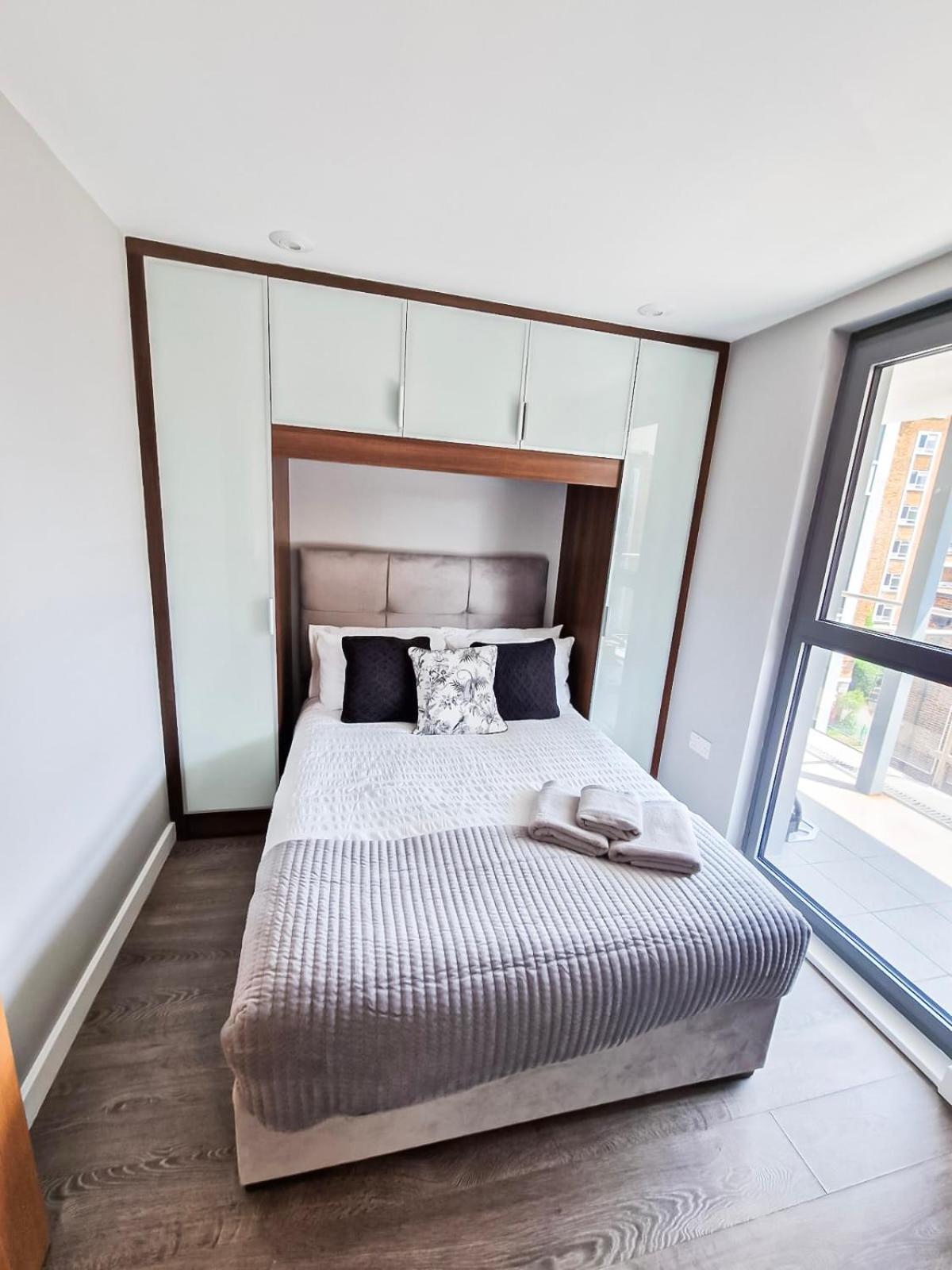 Contemporary With Private Terraces In Shoreditch, Hoxton, Islington Londra
